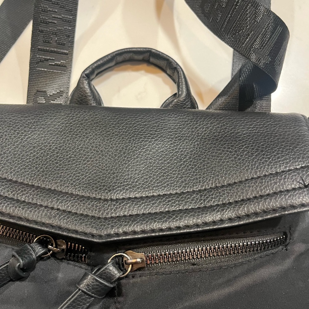 BOTKIER Mini Backpack - Picture 3 of 6